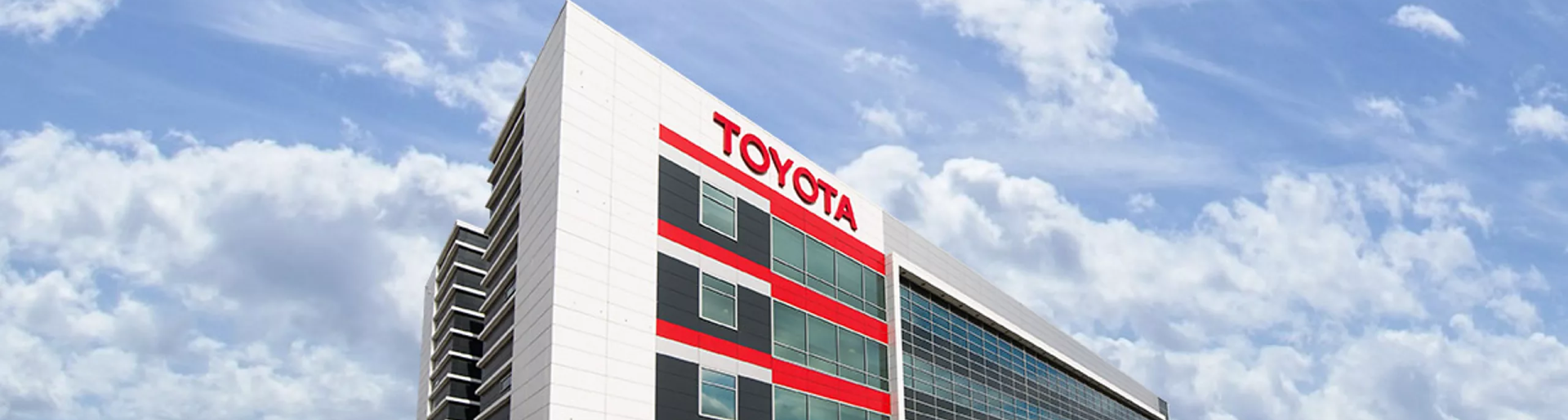 Изображение на странице TOYOTA ПОДВЕЛА ИТОГИ ПРОДАЖ В РОССИИ ЗА 2021 ГОД Тойота Центр Иркутск